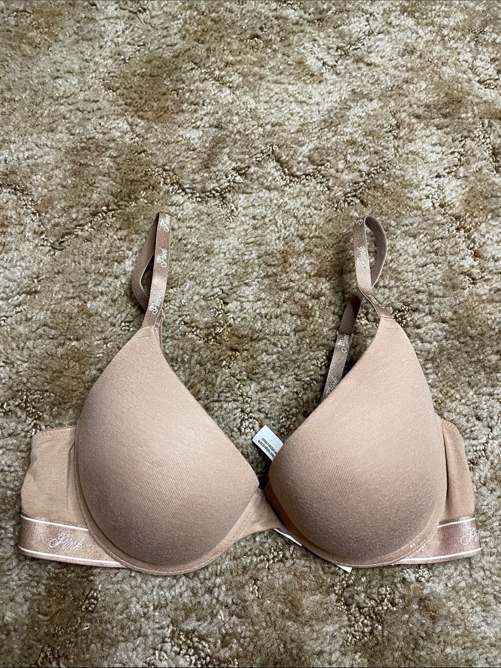 PINK Victoria’s Secret Wear Everywhere Tshirt Push Up Bra Size 34C‎